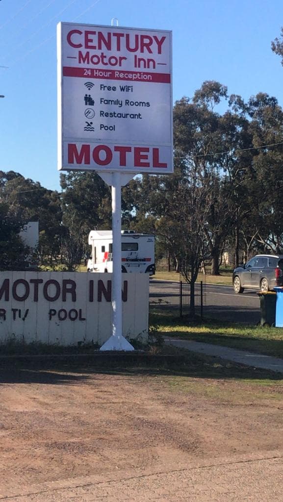 Ampol Finley and Century Motor Inn