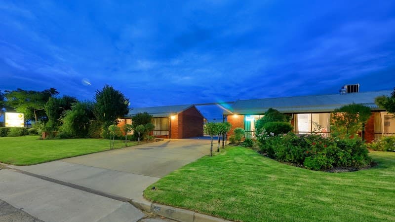 Riverland Motel