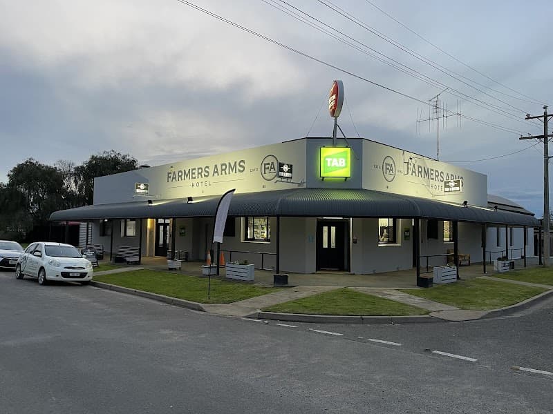 Farmers Arms Bar & Bistro