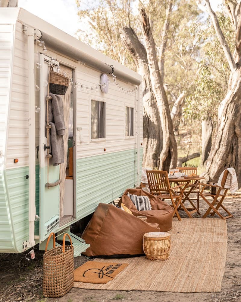 Olina the Caravan