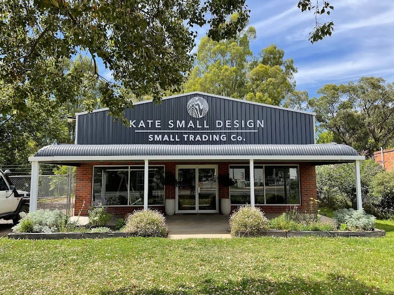 Small Trading Co