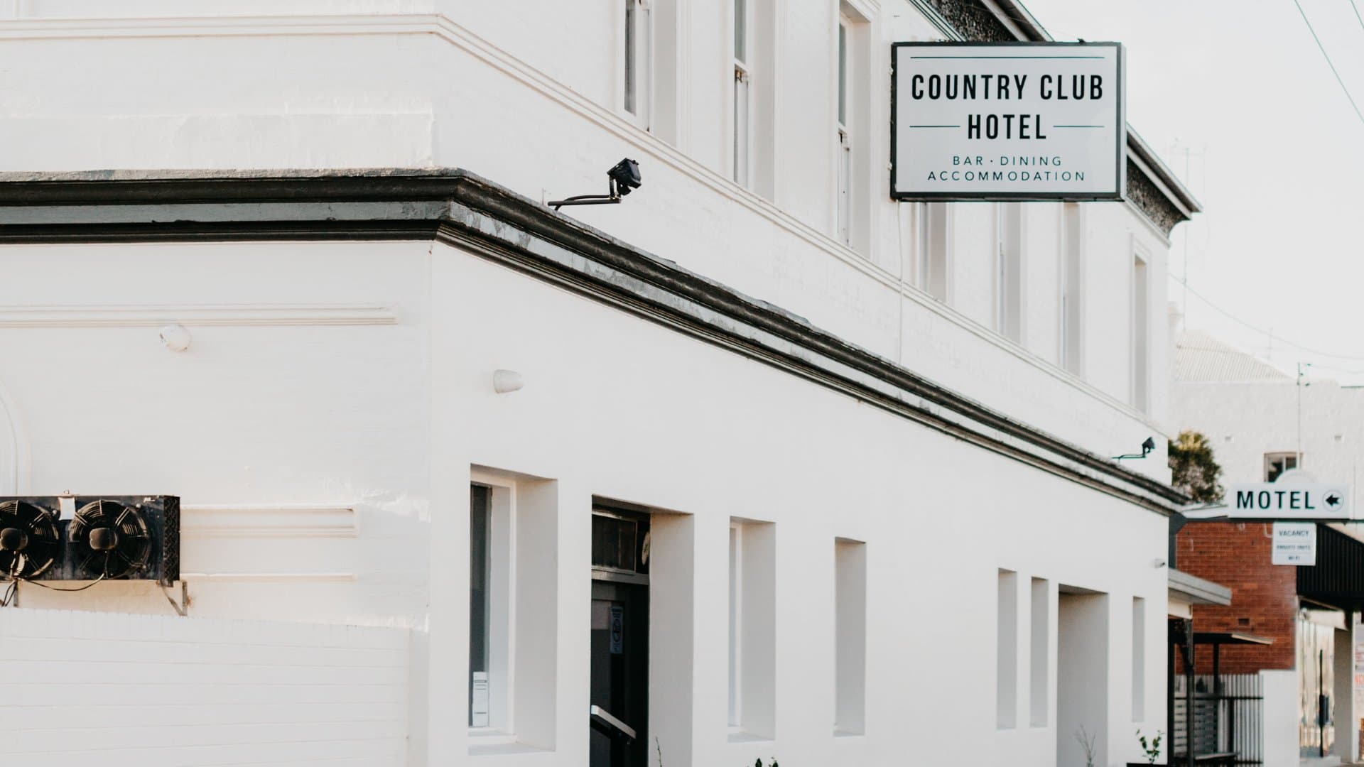 The Finley Country Club Hotel Motel
